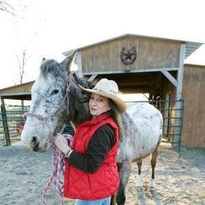 Meet your Posher, Elaine